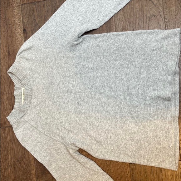 URBAN OUTFITTERS SWEATER - Picture 2 of 2